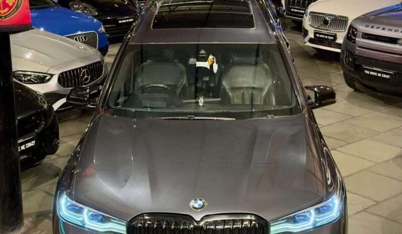 
								BMW X7 40i M SPORT full									