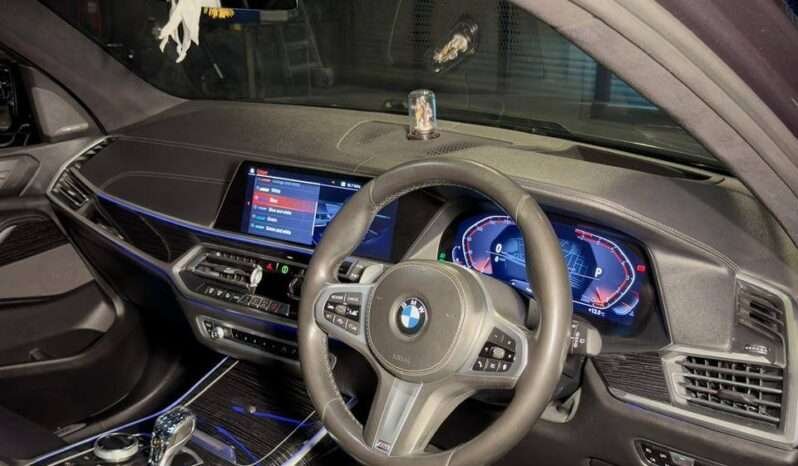 
								BMW X7 40i M SPORT full									