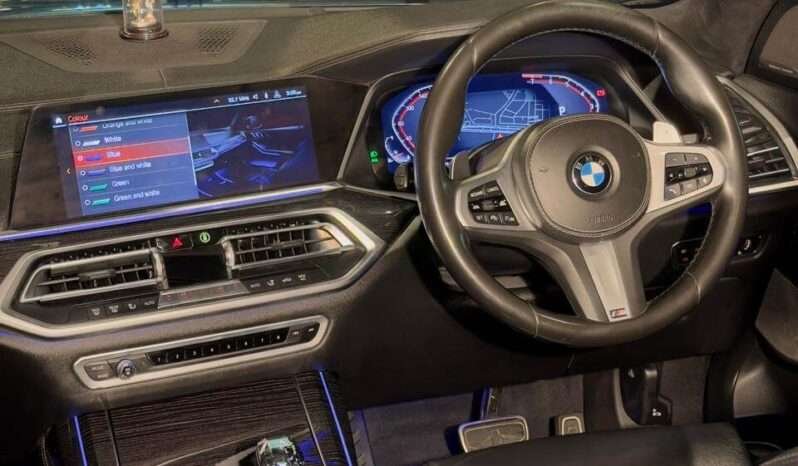 
								BMW X7 40i M SPORT full									