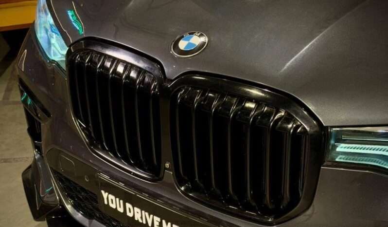 
								BMW X7 40i M SPORT full									