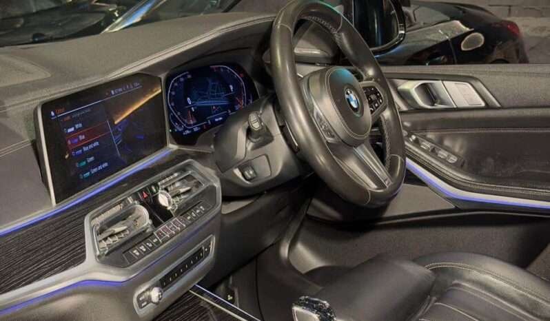 
								BMW X7 40i M SPORT full									