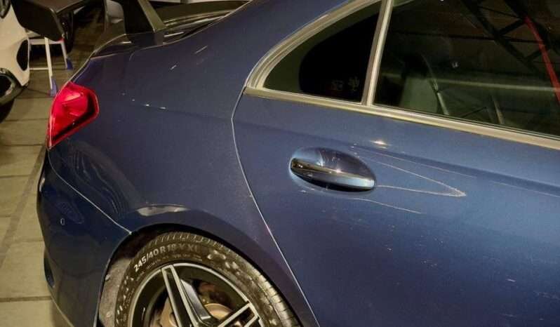 
								Mercedes-Benz A 35 AMG 4MATIC Limousine full									