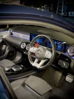 
										Mercedes-Benz A 35 AMG 4MATIC Limousine full									