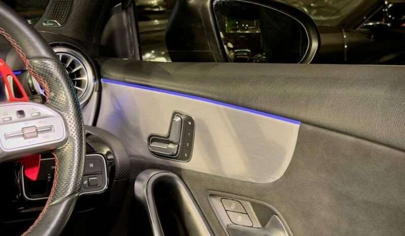 
								Mercedes-Benz A 35 AMG 4MATIC Limousine full									