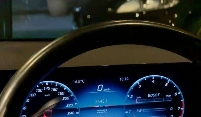 
								Mercedes-Benz A 35 AMG 4MATIC Limousine full									