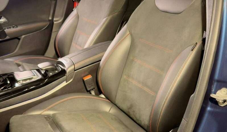 
								Mercedes-Benz A 35 AMG 4MATIC Limousine full									