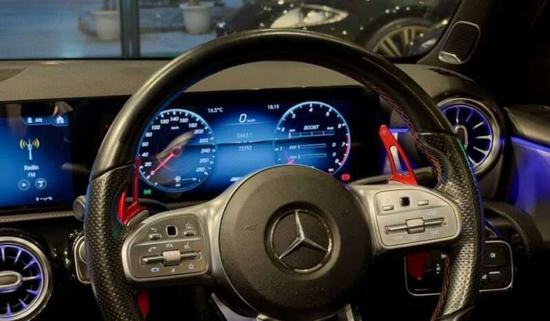 
								Mercedes-Benz A 35 AMG 4MATIC Limousine full									