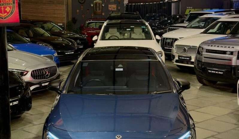 
								Mercedes-Benz A 35 AMG 4MATIC Limousine full									