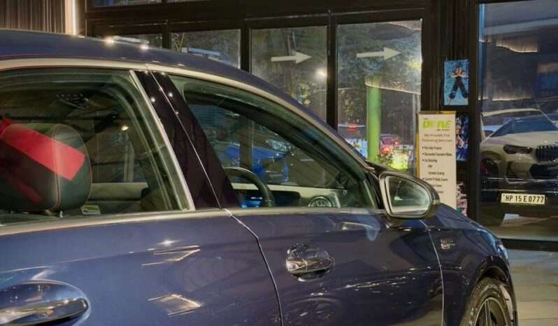 
								Mercedes-Benz A 35 AMG 4MATIC Limousine full									