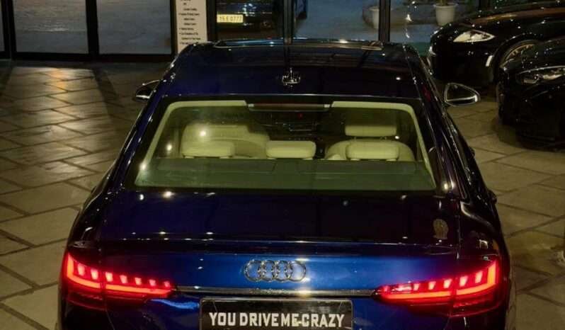 
								AUDI A4 40 TFSI TECHNOLOGY full									