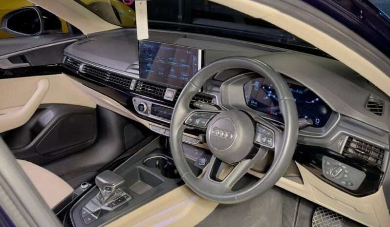 
								AUDI A4 40 TFSI TECHNOLOGY full									