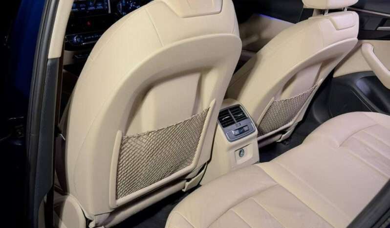 
								AUDI A4 40 TFSI TECHNOLOGY full									