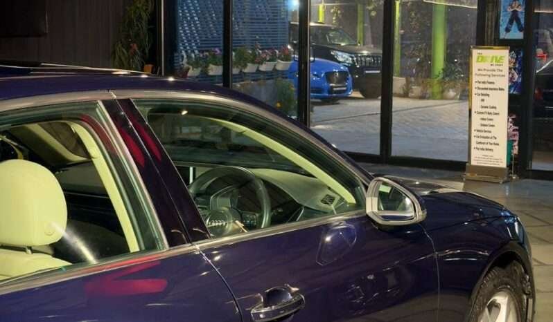 
								AUDI A4 40 TFSI TECHNOLOGY full									