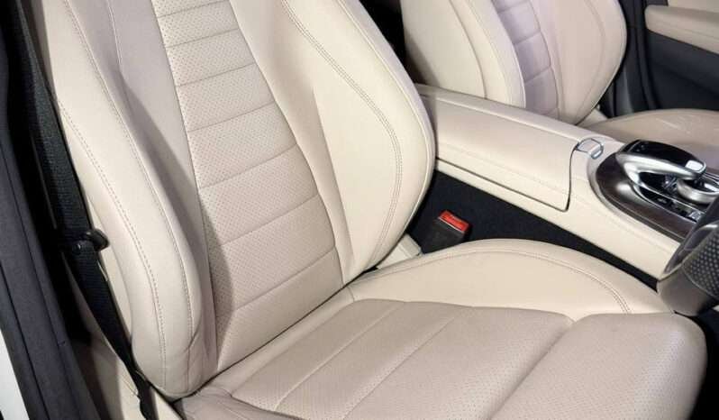 
								Mercedes-Benz E class E220d full									