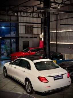 
										Mercedes-Benz E class E220d full									