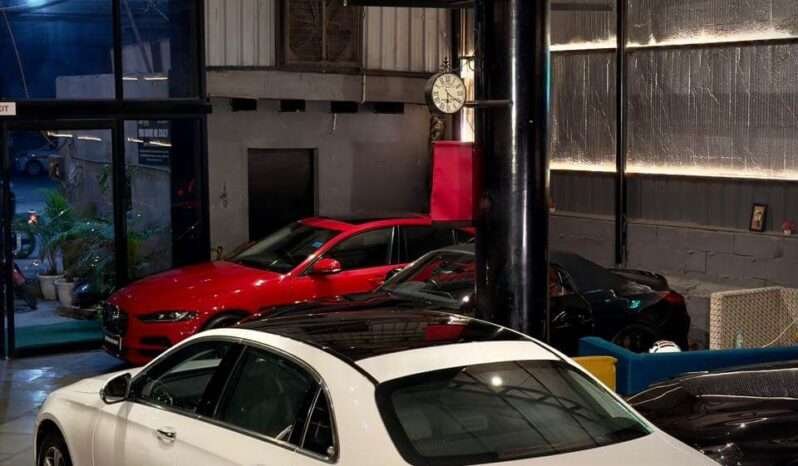 
								Mercedes-Benz E class E220d full									