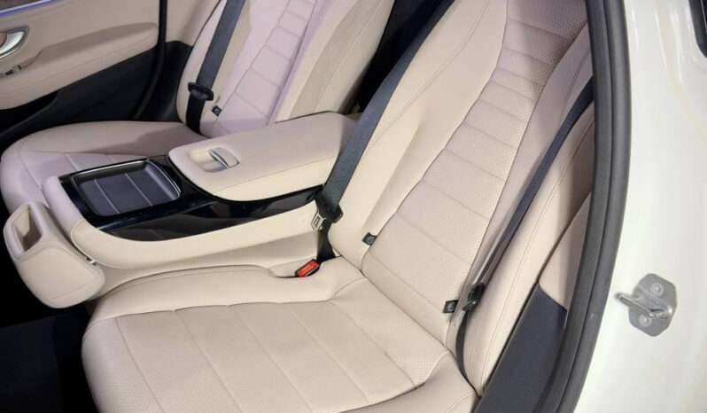 
								Mercedes-Benz E class E220d full									