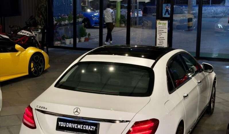 
								Mercedes-Benz E class E220d full									