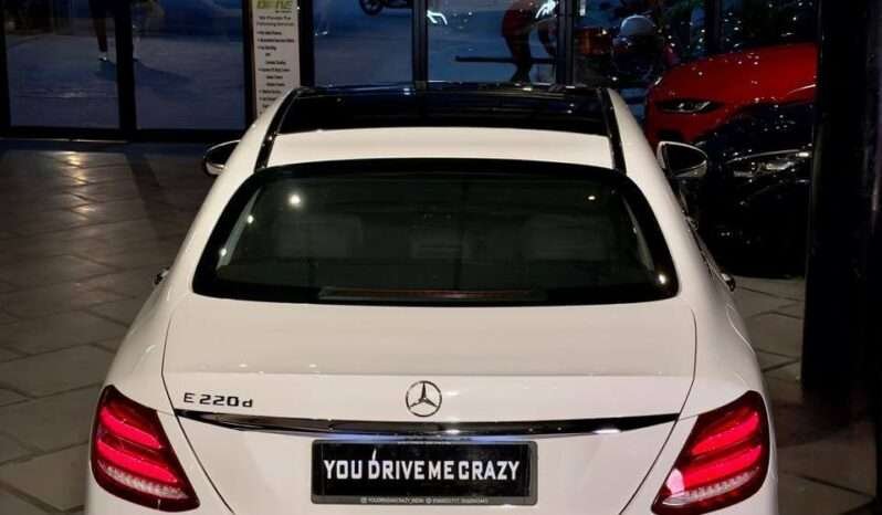 
								Mercedes-Benz E class E220d full									