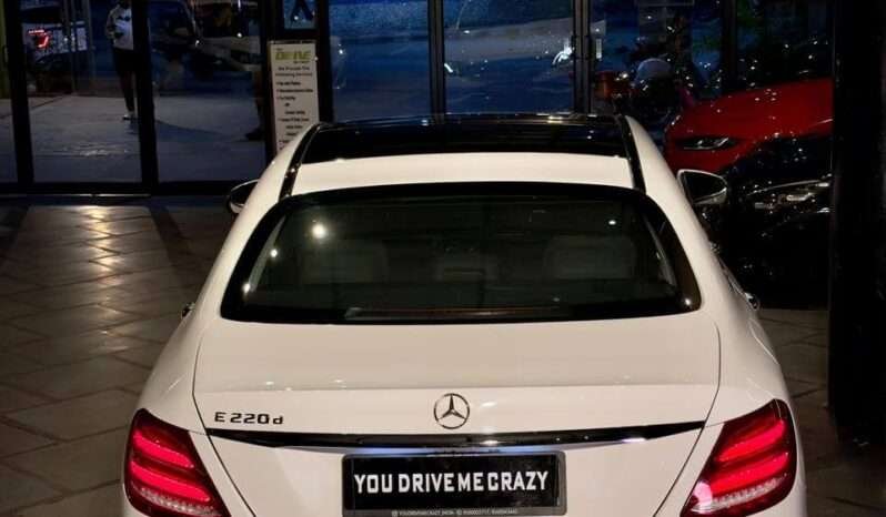 
								Mercedes-Benz E class E220d full									