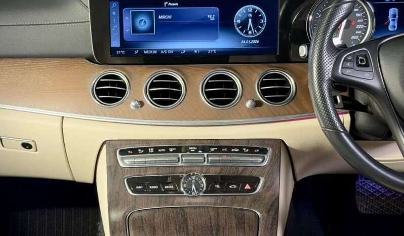 
								Mercedes-Benz E class E220d full									