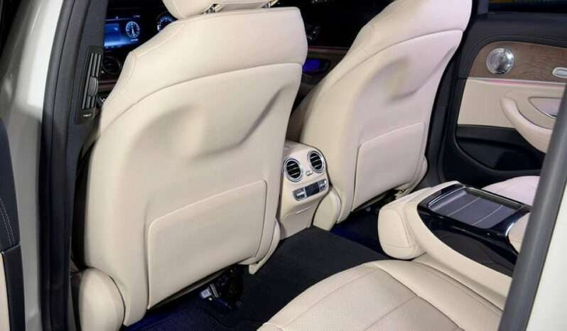 
								Mercedes-Benz E class E220d full									