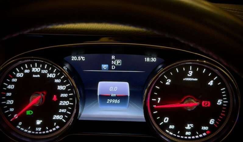 
								Mercedes-Benz E class E220d full									