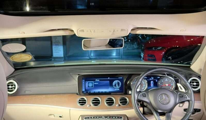 
								Mercedes-Benz E class E220d full									