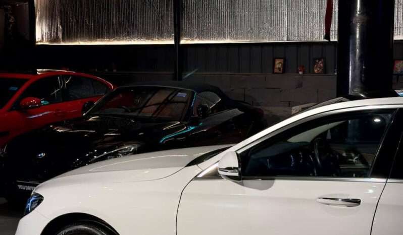 
								Mercedes-Benz E class E220d full									