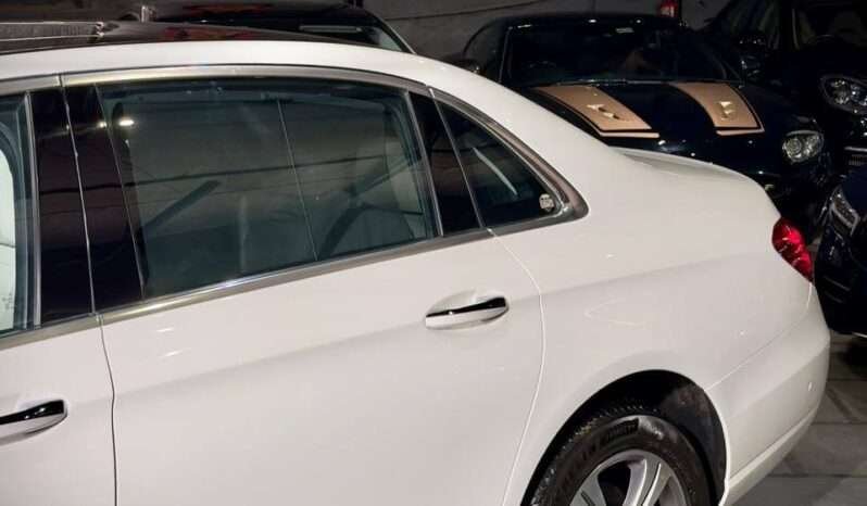 
								Mercedes-Benz E class E220d full									