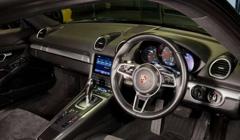 
								Porsche 718 Cayman full									