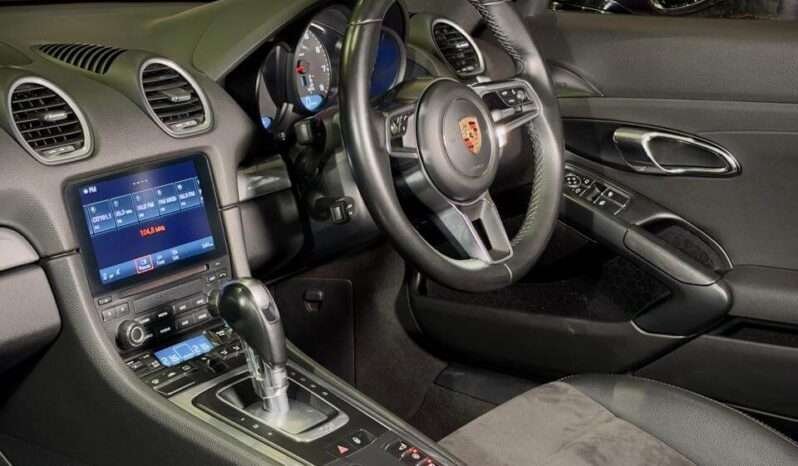 
								Porsche 718 Cayman full									