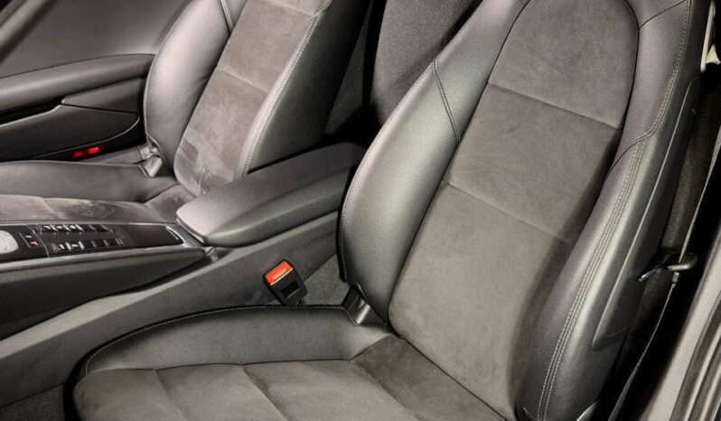 
								Porsche 718 Cayman full									