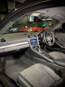 
										Porsche 718 Cayman full									