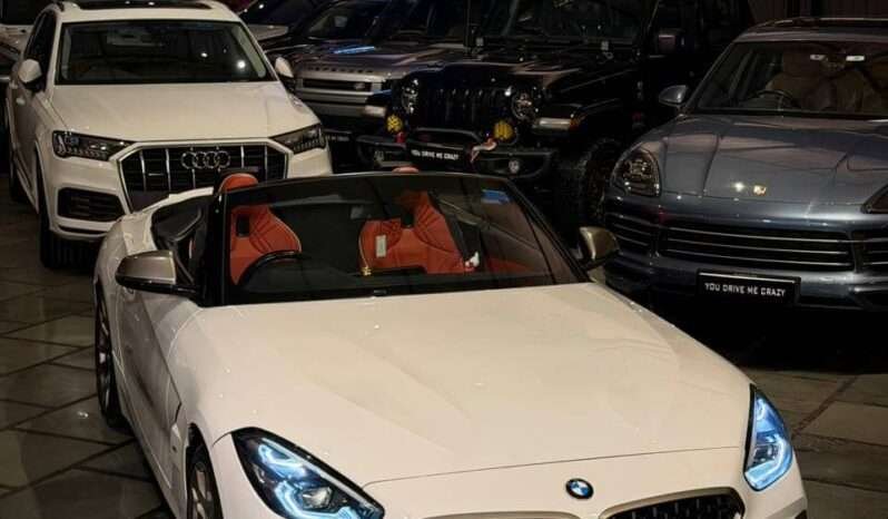 
								BMW Z4 M Sport M40i | Convertible full									