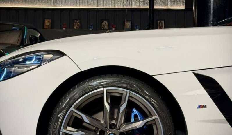 
								BMW Z4 M Sport M40i | Convertible full									