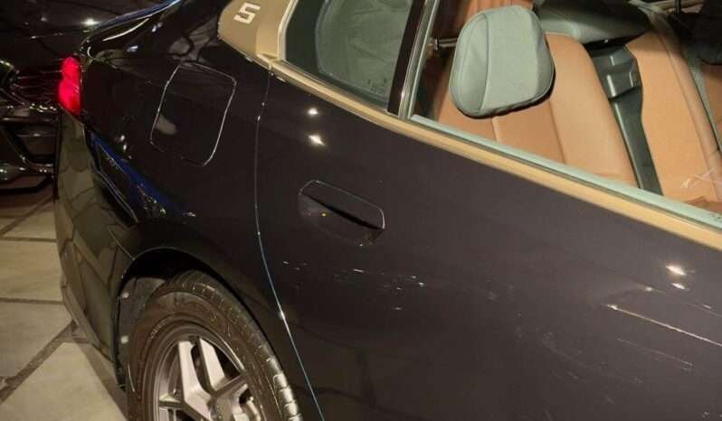 
								BMW 530Li M Sport (LWB) full									