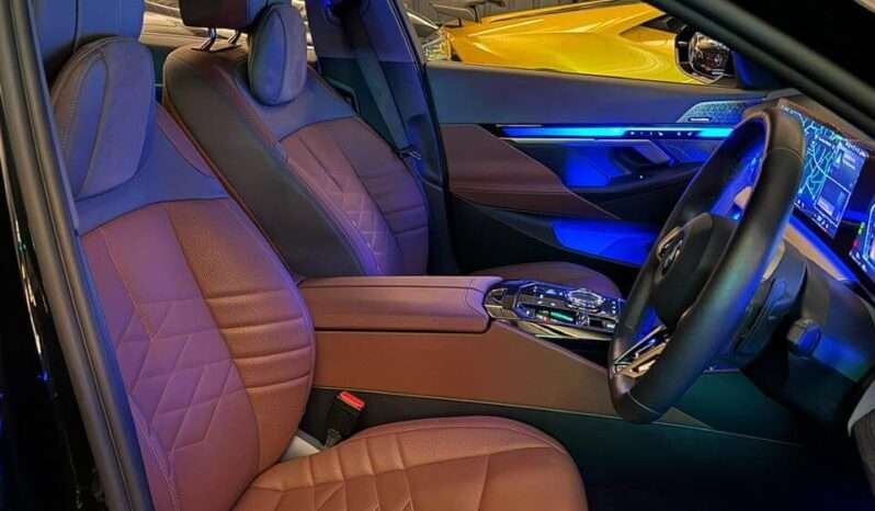 
								BMW 530Li M Sport (LWB) full									