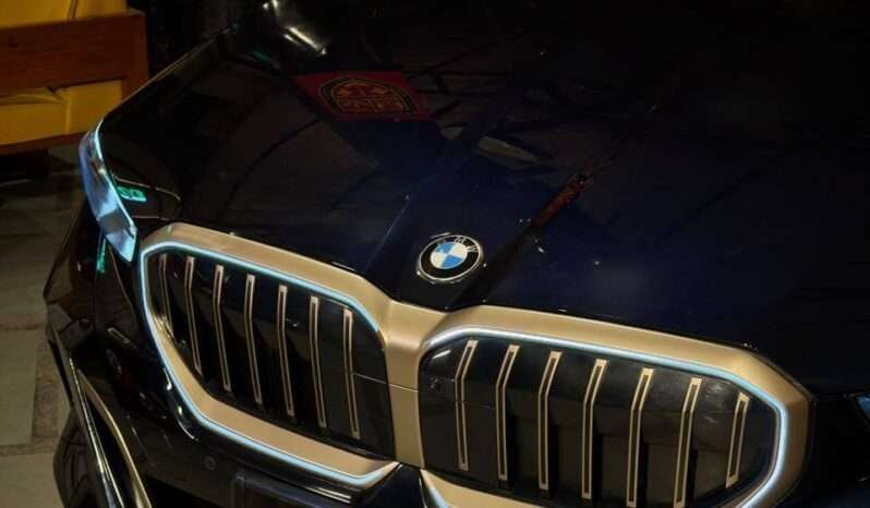 
								BMW 530Li M Sport (LWB) full									