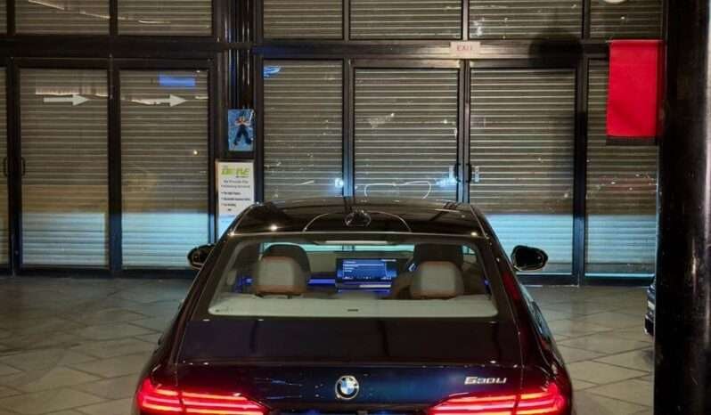 
								BMW 530Li M Sport (LWB) full									