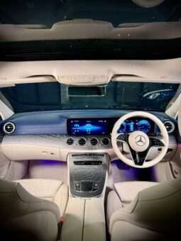 
										Mercedes-Benz E 200 LWB AMG Line full									