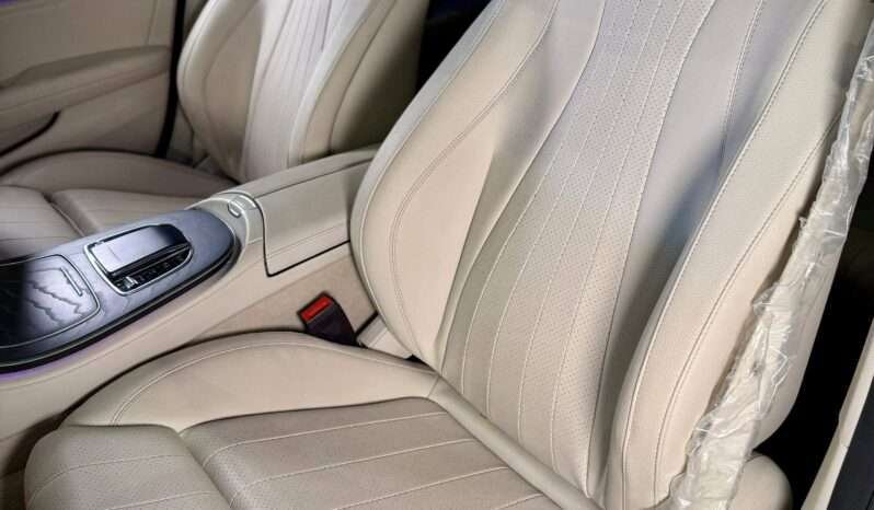 
								Mercedes-Benz E 200 LWB AMG Line full									