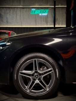 
										Mercedes-Benz E 200 LWB AMG Line full									