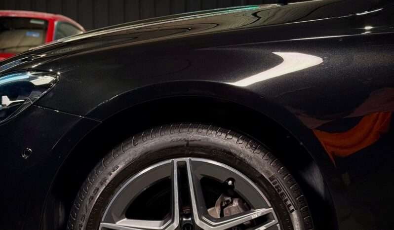 
								Mercedes-Benz E 200 LWB AMG Line full									