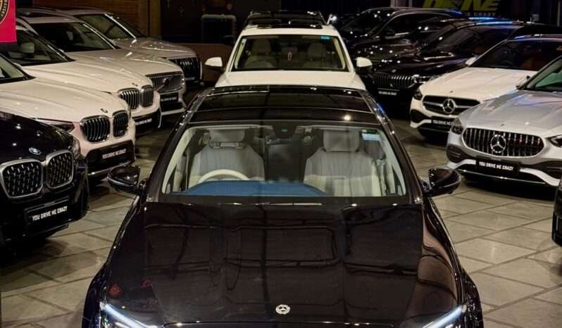 
								Mercedes-Benz E 200 LWB AMG Line full									