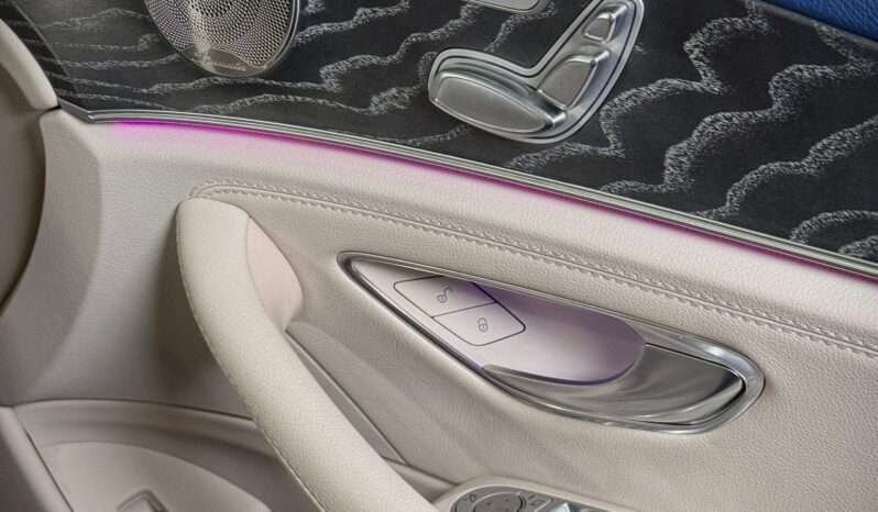 
								Mercedes-Benz E 200 LWB AMG Line full									