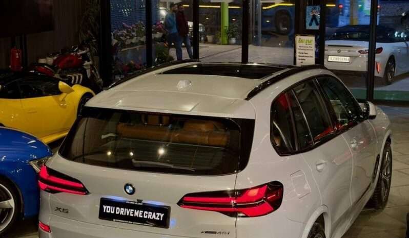 
								BMW X5 xDrive40i M Sport full									