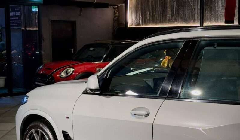 
								BMW X5 xDrive40i M Sport full									