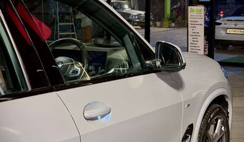 
								BMW X5 xDrive40i M Sport full									