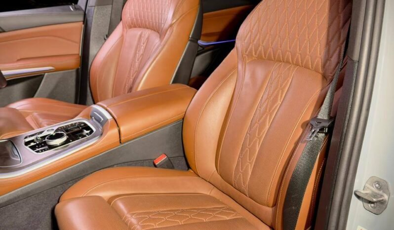 
								BMW X5 xDrive40i M Sport full									